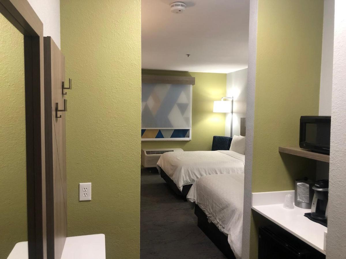 Holiday Inn Express Hotel & Suites Woodward Hwy 270 By Ihg Exterior photo